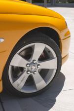 Holden Monaro VZ 2004 года
